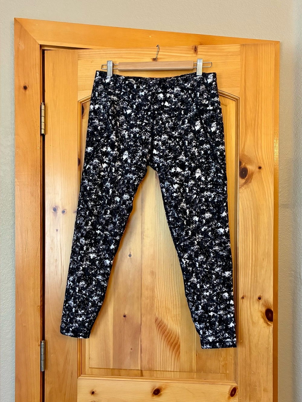 Sweaty Betty Power Black and White Marble Print Women’s Leggings